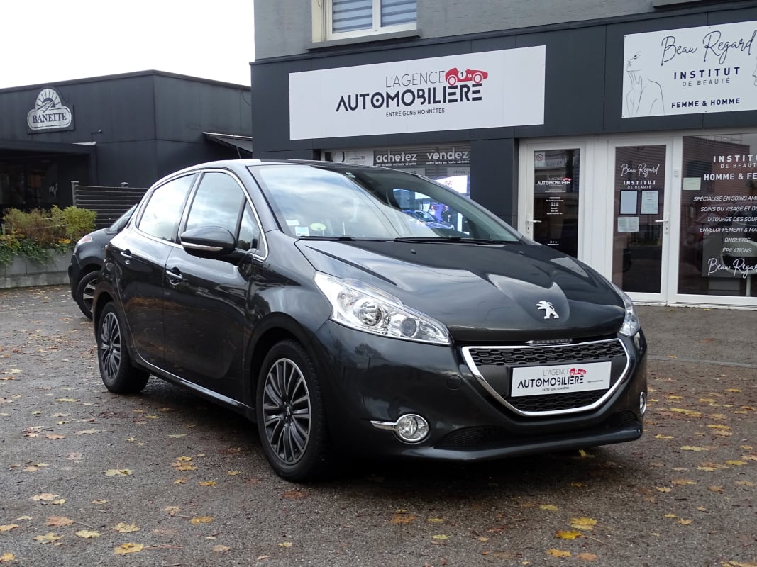 Peugeot 208 1.6 e-HDI 92 ch BVM5 Allure — 1