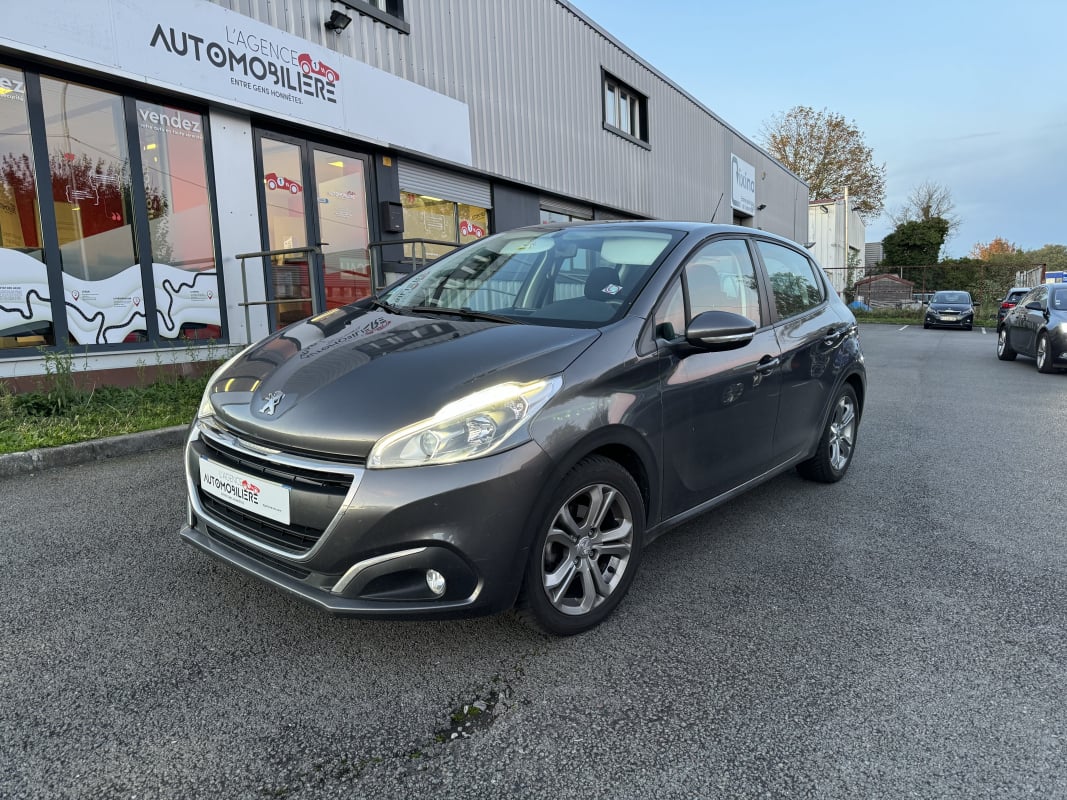 Peugeot 208 1.2 82 CH ACTIVE 1ERE MAIN — 1