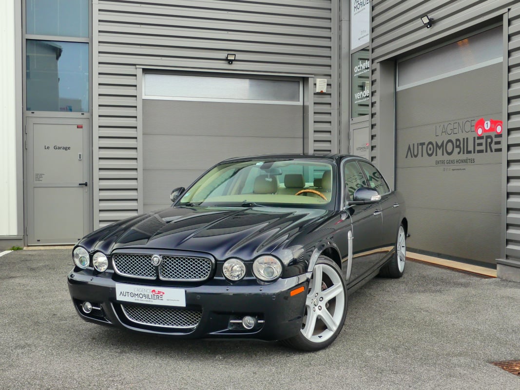 Jaguar XJ 2.7 D 207 V6 bi-turbo EXECUTIVE — 1