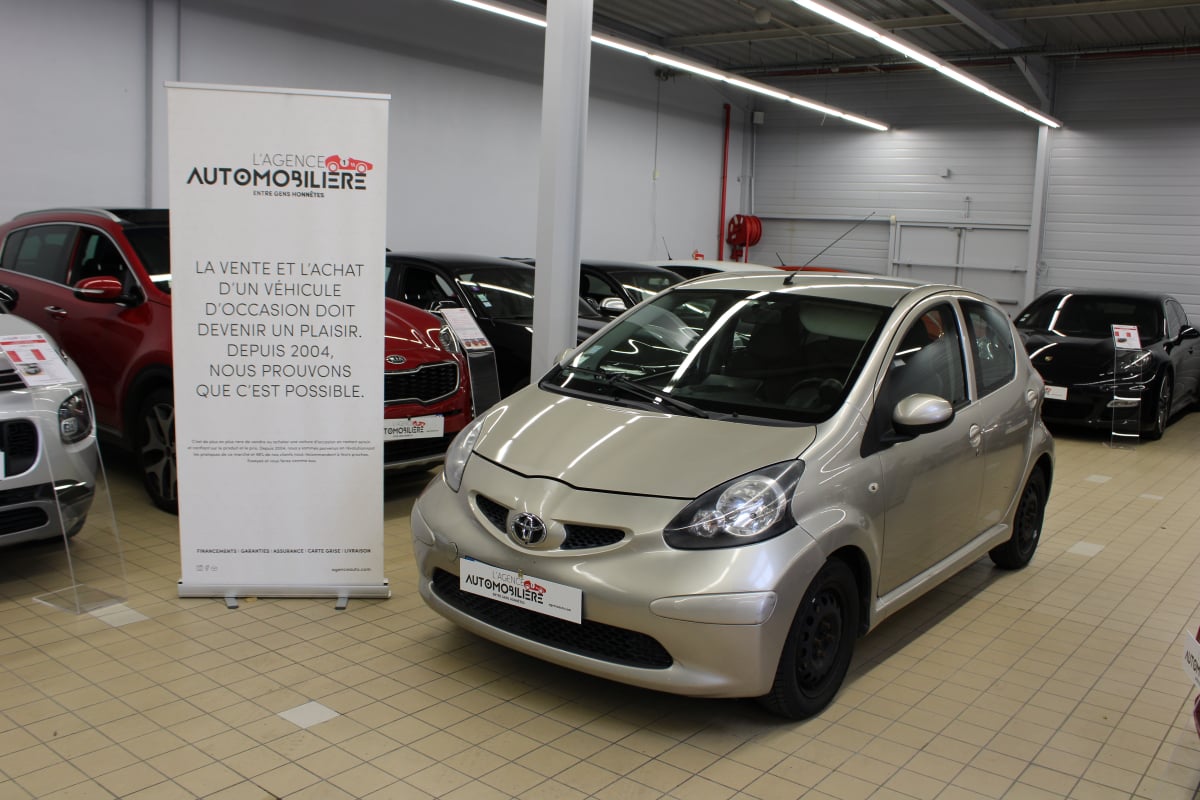Toyota Aygo 1.0 VVTI 70 CONFORT CLIM BVM 5P TBE — 1