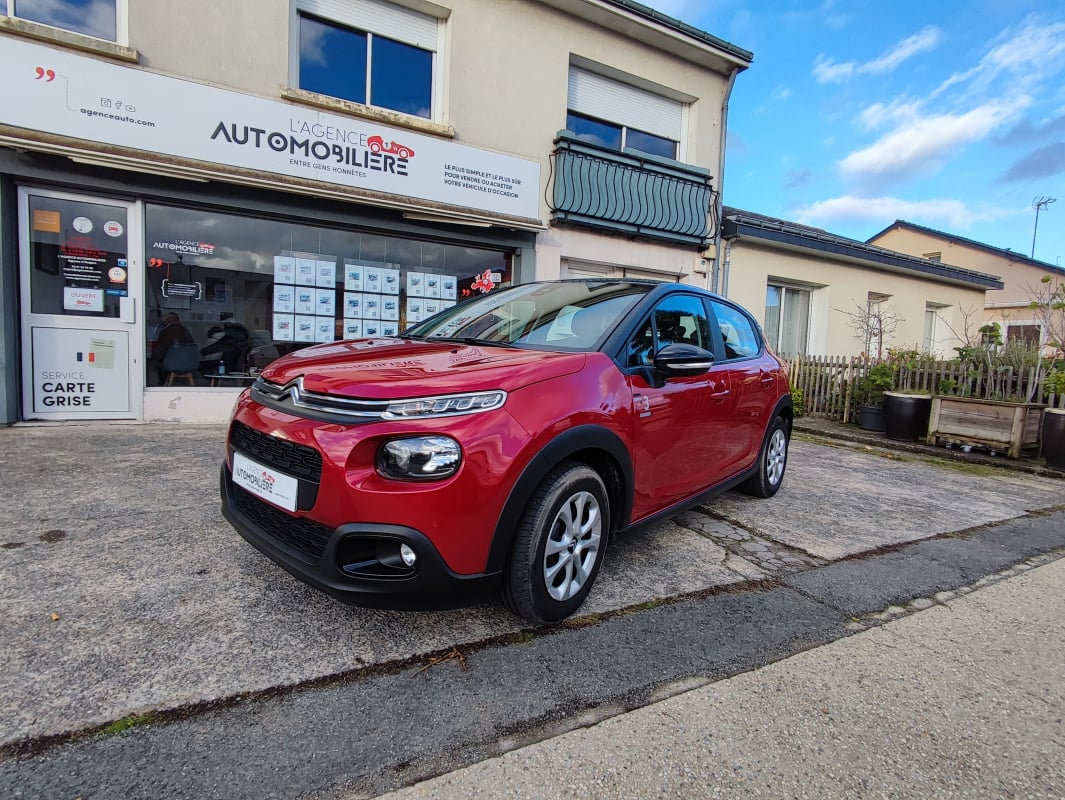 Citroen C3 III 1.2 VTi 83 cv Shine avec attelage — 1