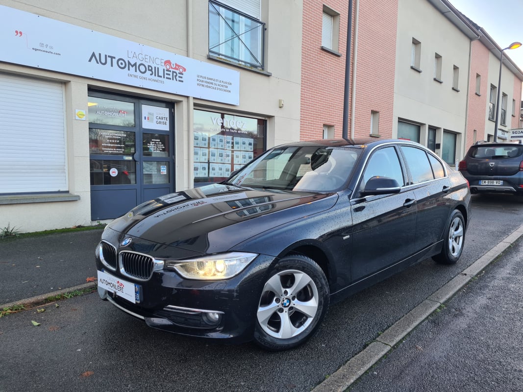 BMW Série 3 (F30) 318D 143 LUXURY — 1