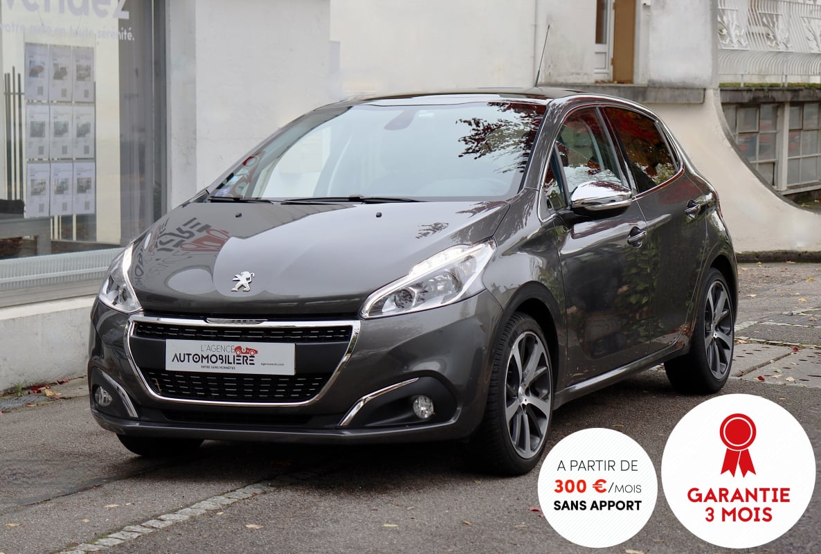 Peugeot 208 1.2 PureTech 110 Feline BVM5 (Toit Pano,CarPlay,Caméra,Cuir) — 1