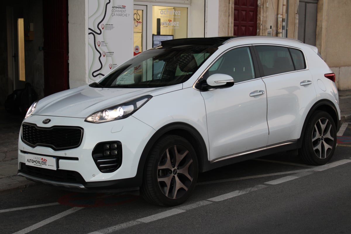 Kia Sportage 2.0 CRDI 135 GT LINE 4X2 ISG ( Toit ouvrant panoramique, Caméra de Recul, CarPlay ... ) — 1