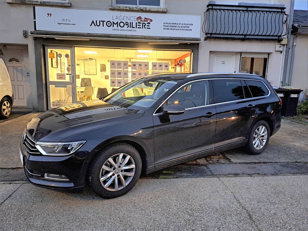Volkswagen Passat SW 2.0 TDI 16V BMT 150 cv ConfortLine Business 1ère Main - Attelage — 1
