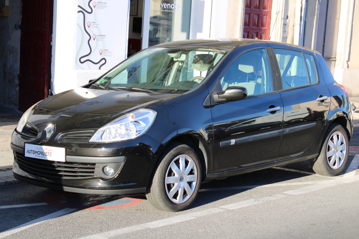 Renault Clio 1.6 16V 110 PRIVILEGE (CLIM, Entretien Complet ...) — 1