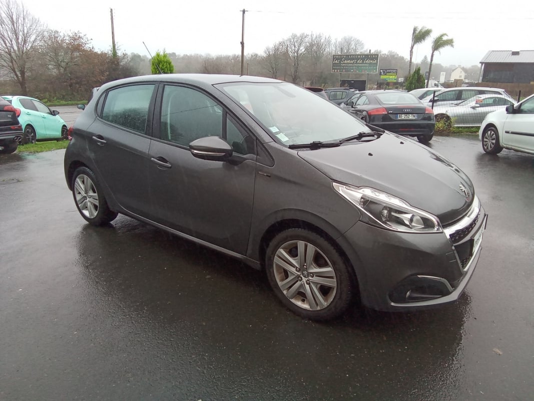 Peugeot 208 1.2 VTI 82 SIGNATURE — 1