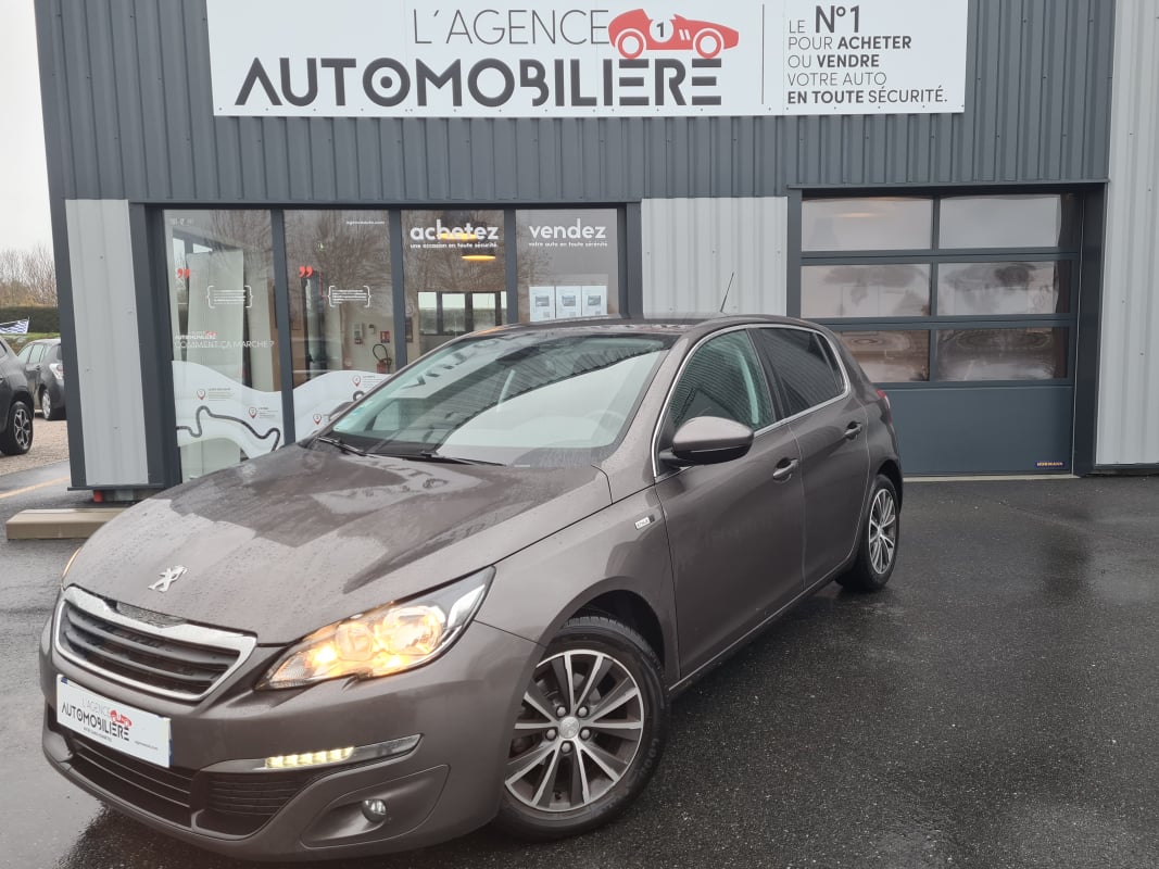 Peugeot 308 STYLE 110 CV ESSENCE — 1