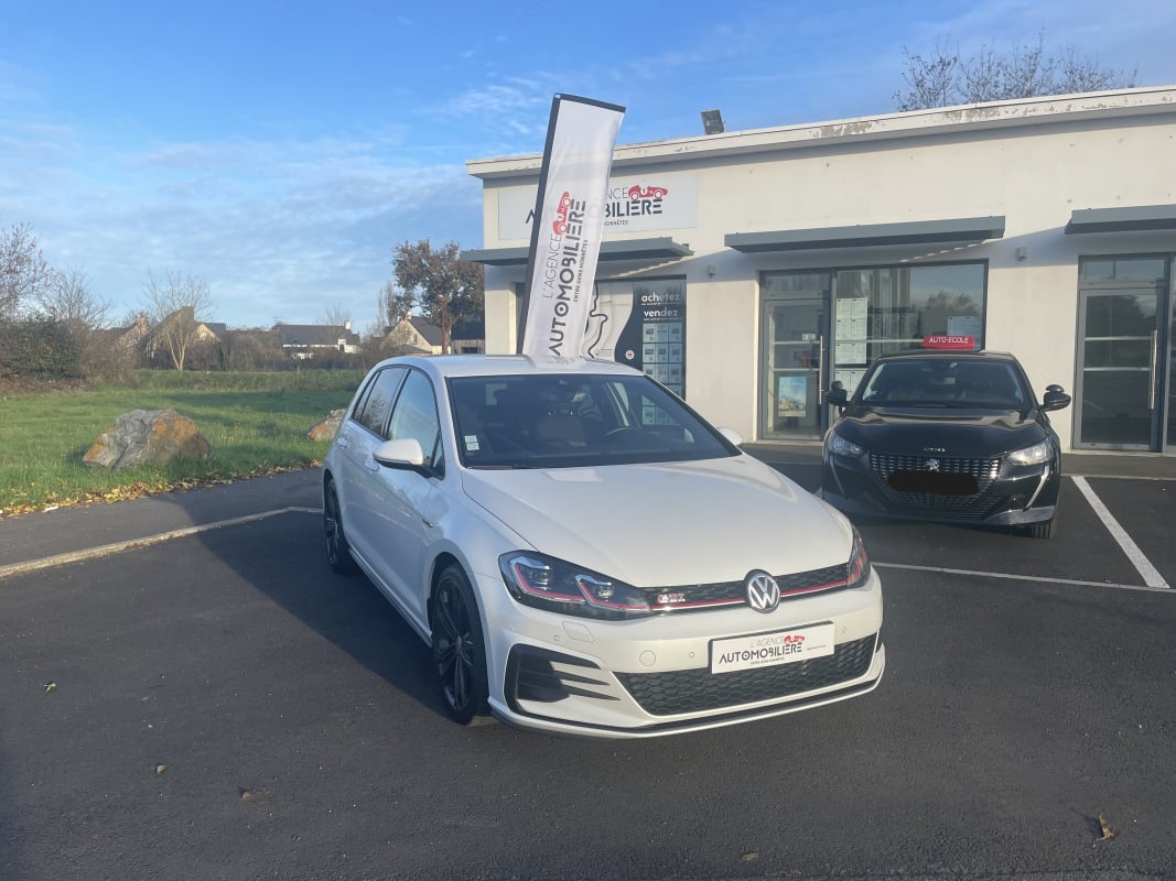 Volkswagen Golf 2.0 TSI 245 DSG7 GTI PERFORMANCE BERLINE — 1