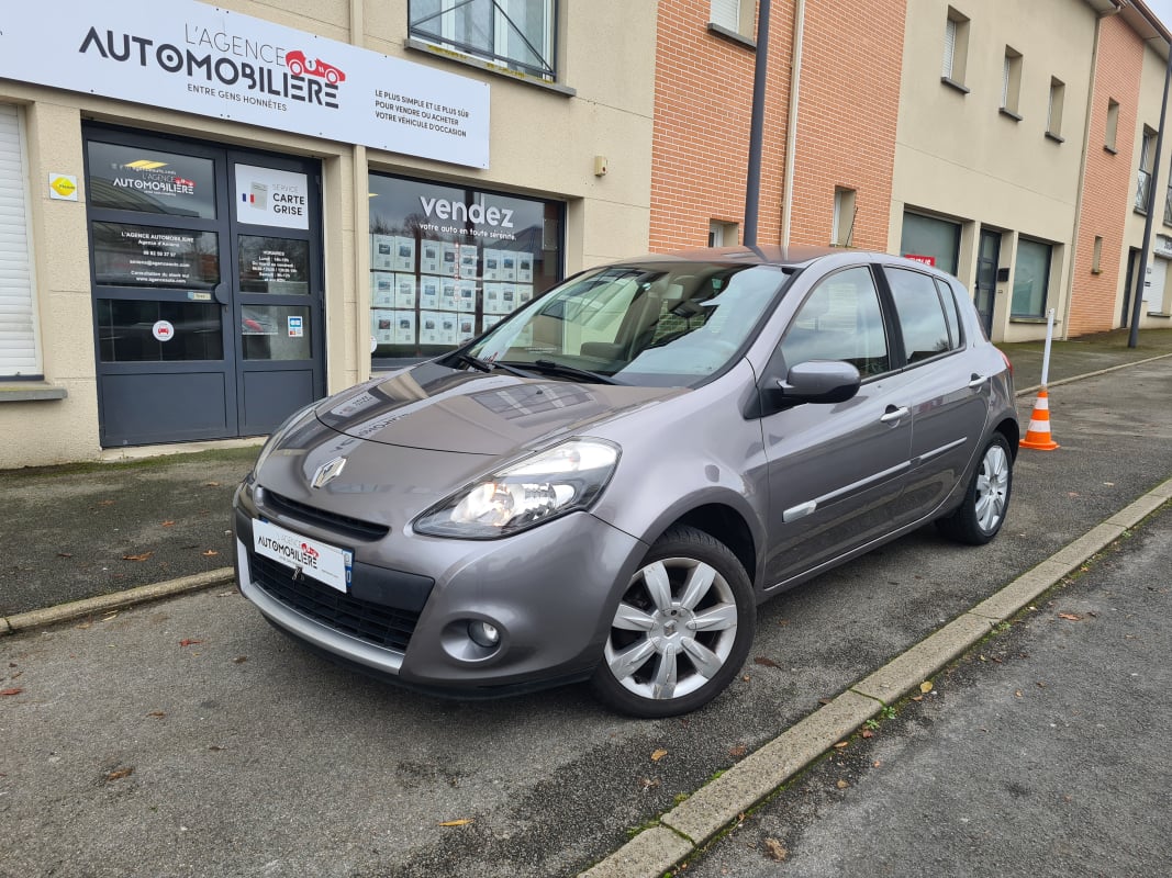 Renault Clio III (2) 1.5 DCI 90 TOMTOM EDITION 5P — 1