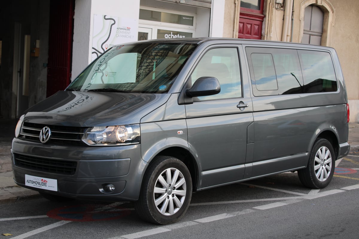 Volkswagen Caravelle T5 2.0 TDI 140 COURT BLUEMOTION CONFORT LINE ( 1ère main, Radar Av/Arr, Roue de secours ... ) — 1