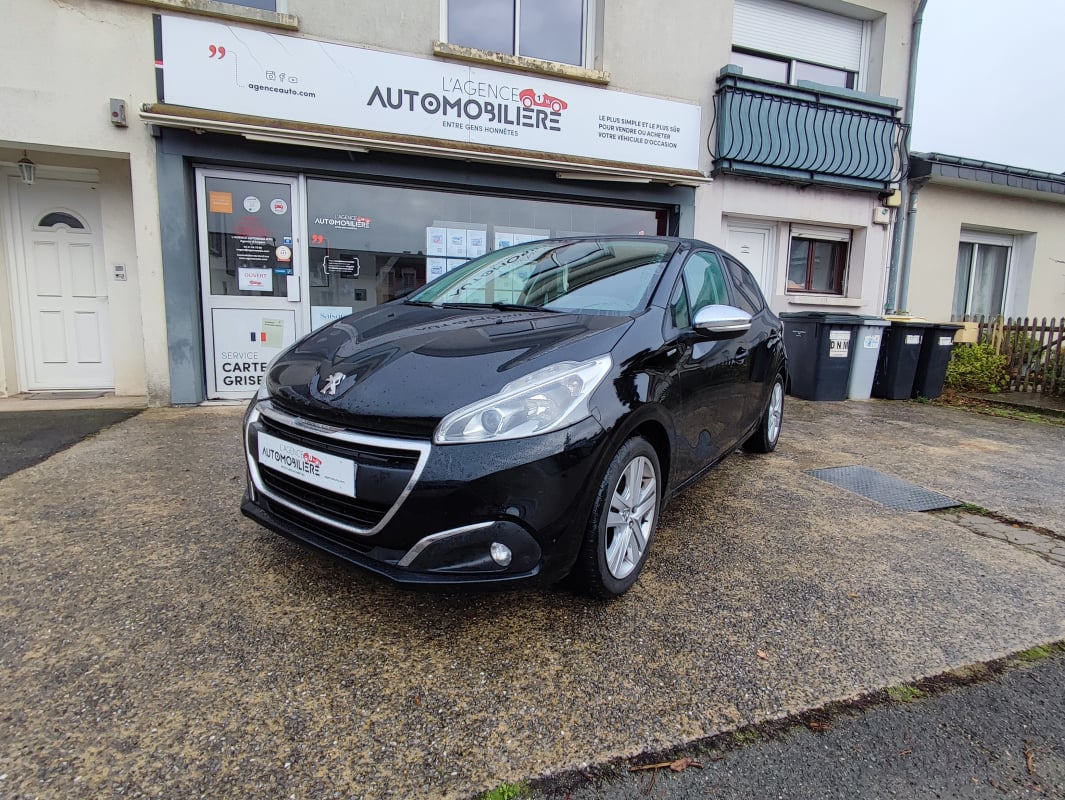 Peugeot 208 Phase 2 5 Portes 1.2 VTi 82 cv Style Faible kilométrages — 1