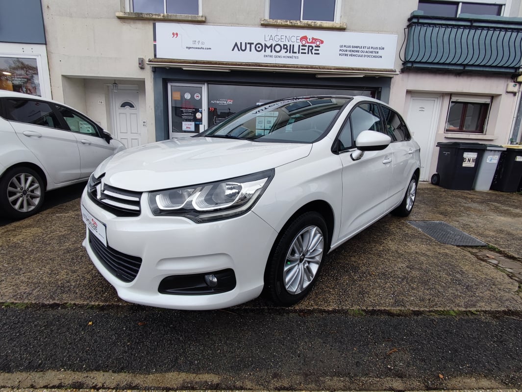 Citroen C4 II Millenium 1.6 BlueHDi 99 cv Toit panoramique distribution neuve — 1