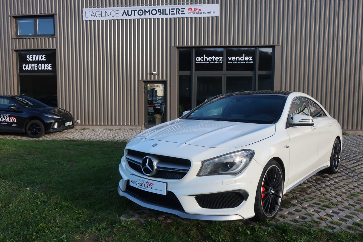 Mercedes-Benz Classe CLA Coupé 45 AMG 381Cv — 1