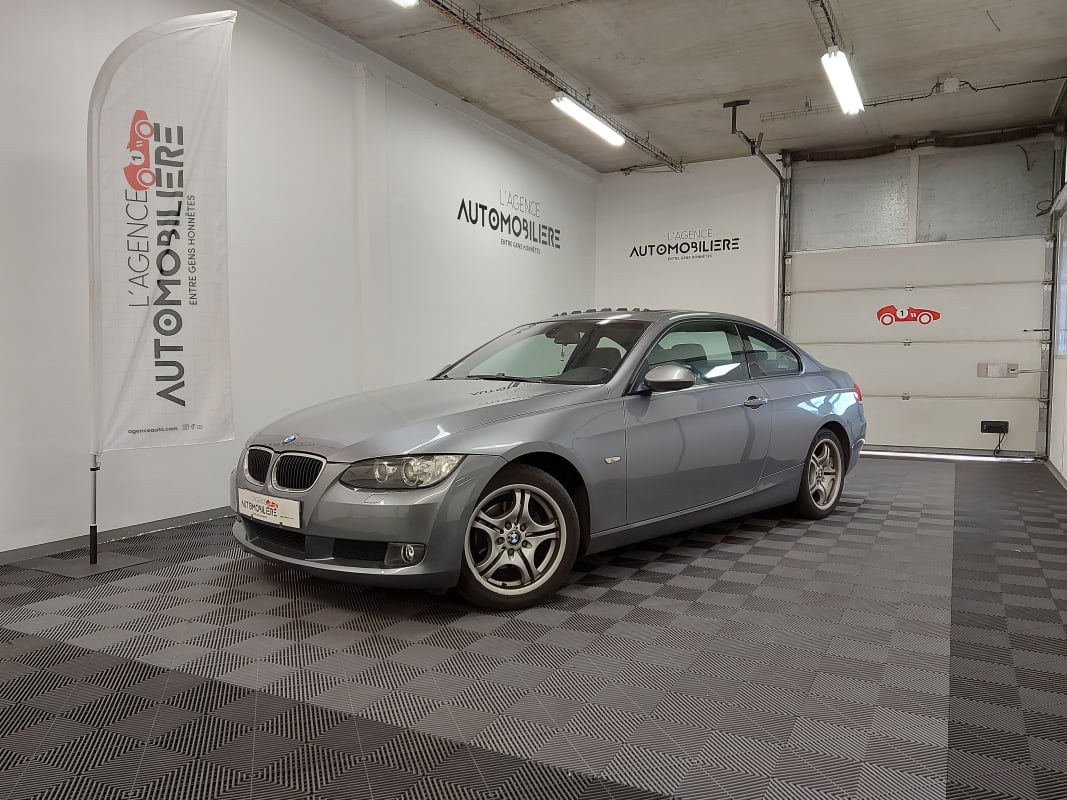 BMW Série 3 (E92) (2) COUPE 320I 170 CONFORT+ toit ouvrant — 1