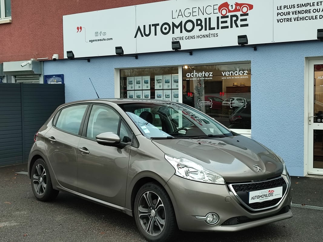 Peugeot 208 1.2 VTI 82 Active 1ere Main — 1