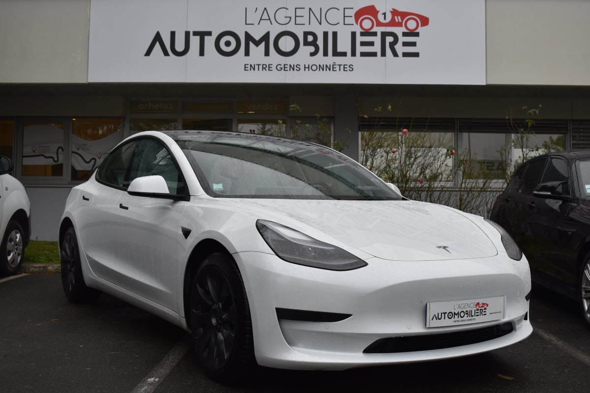 Tesla Model 3 Standard Range Plus Phase II RWD 275cv — 1