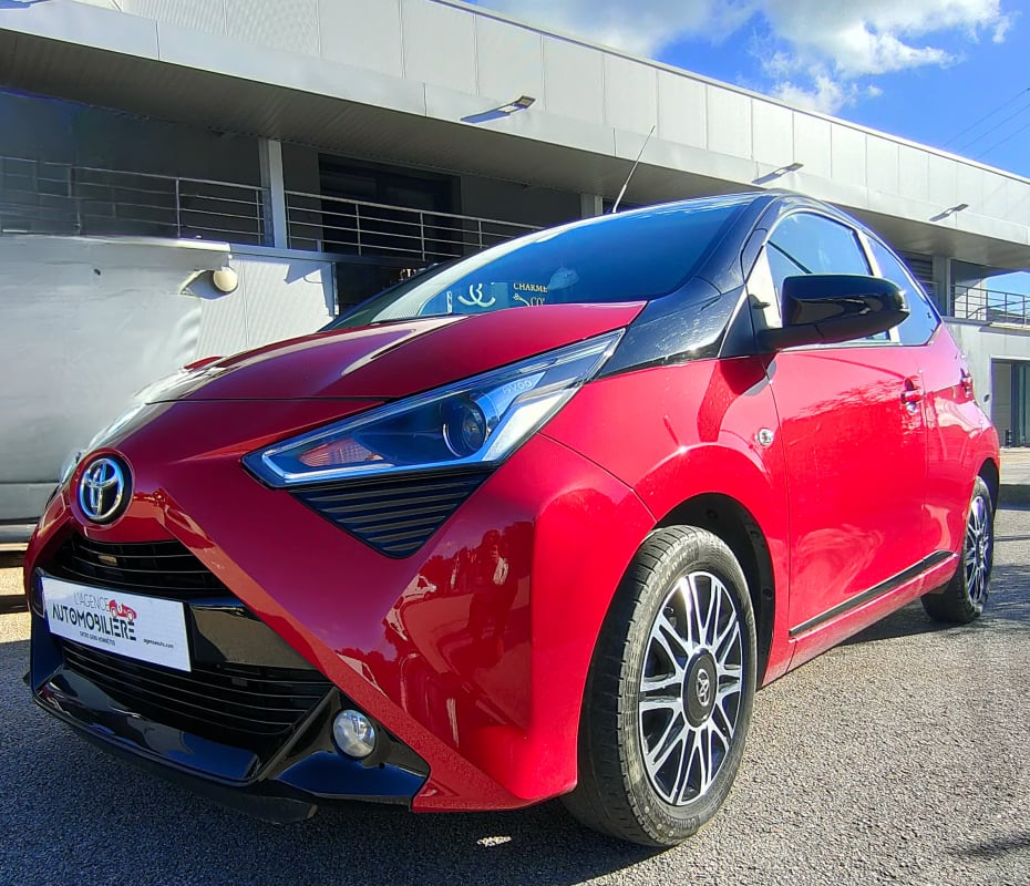 Toyota Aygo 1.0 VVTI 70 CONNECT MULTIMODE BVA — 1