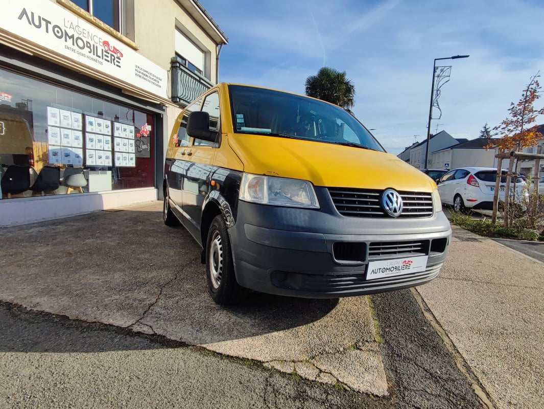 Volkswagen Transporter T5 1.9 TDI Fourgon 85cv faible kilométrages — 1