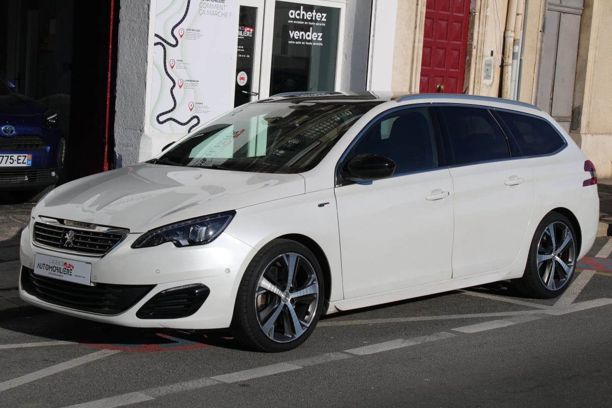 Peugeot 308 SW GENERATION-II SW 2.0 BLUEHDI 180 GT EAT BVA START-STOP (Toit pano, Distribution neuve,..) — 1