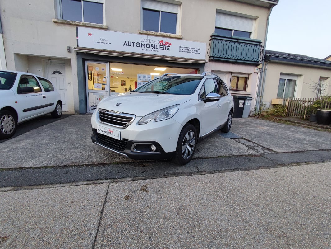 Peugeot 2008 Allure 1.6 e-HDi 115 cv Distribution faite — 1