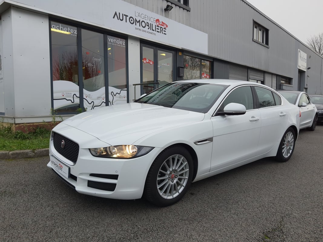 Jaguar XE 2.0D E-PERFORMANCE 163 PRESTIGE — 1