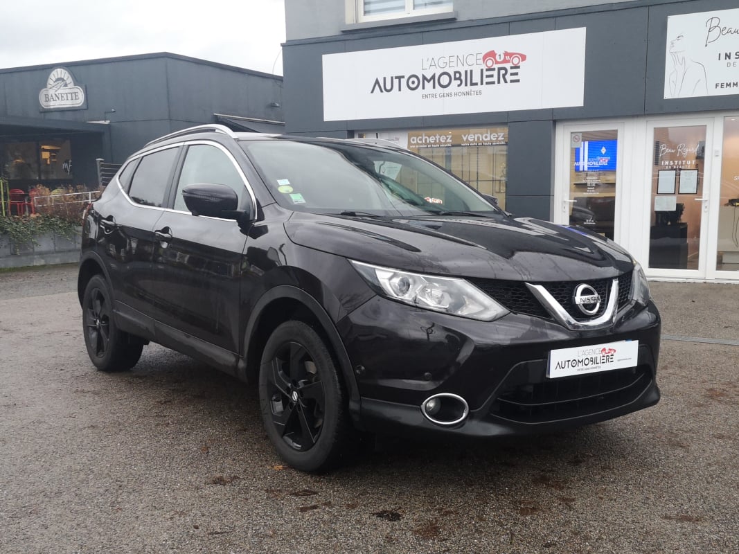 Nissan Qashqai 1.6 DCi 130 cv Tekna - Attelage — 1