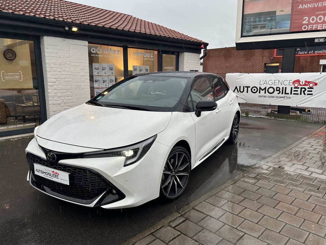 Toyota Corolla XII (2) 2.0 HYBRIDE 196 GR SPORT PACK TECHNO — 1