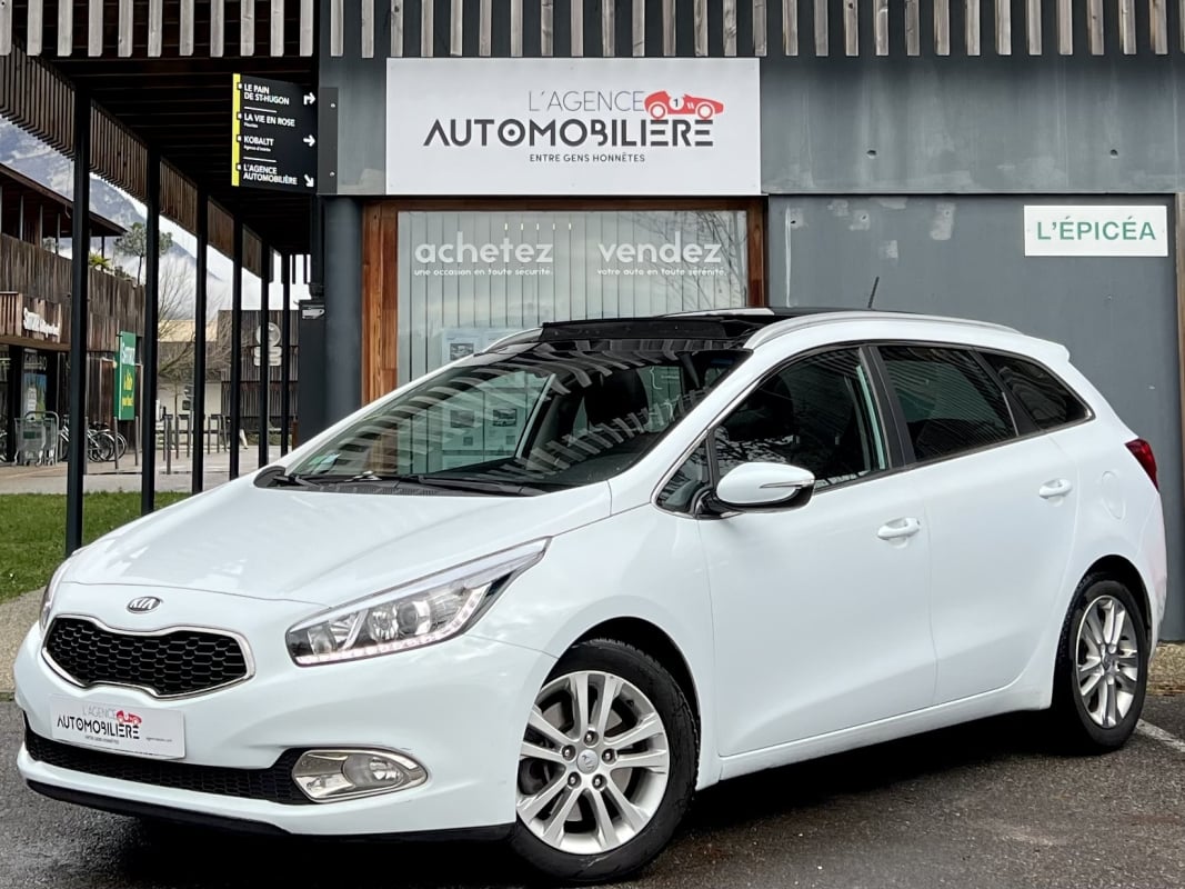 Kia Cee’d SW 1.6 GDi 135ch Active ISG / Toit ouvrant — 1