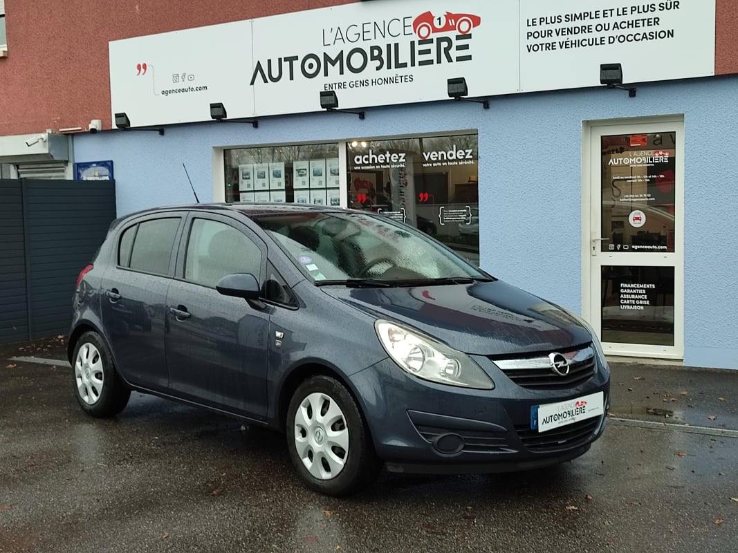 Opel Corsa 1.4 i 16V Twinport 100 cv 1ère main — 1