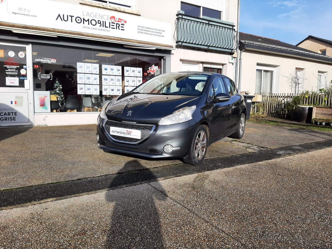 Peugeot 208 1.2 eVti Allure 5p Distribution neuve — 1