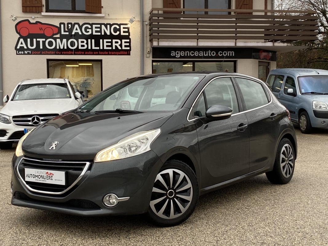 Peugeot 208 1.6 E-HDI 92ch ALLURE 2° MAIN 5P CT OK — 1