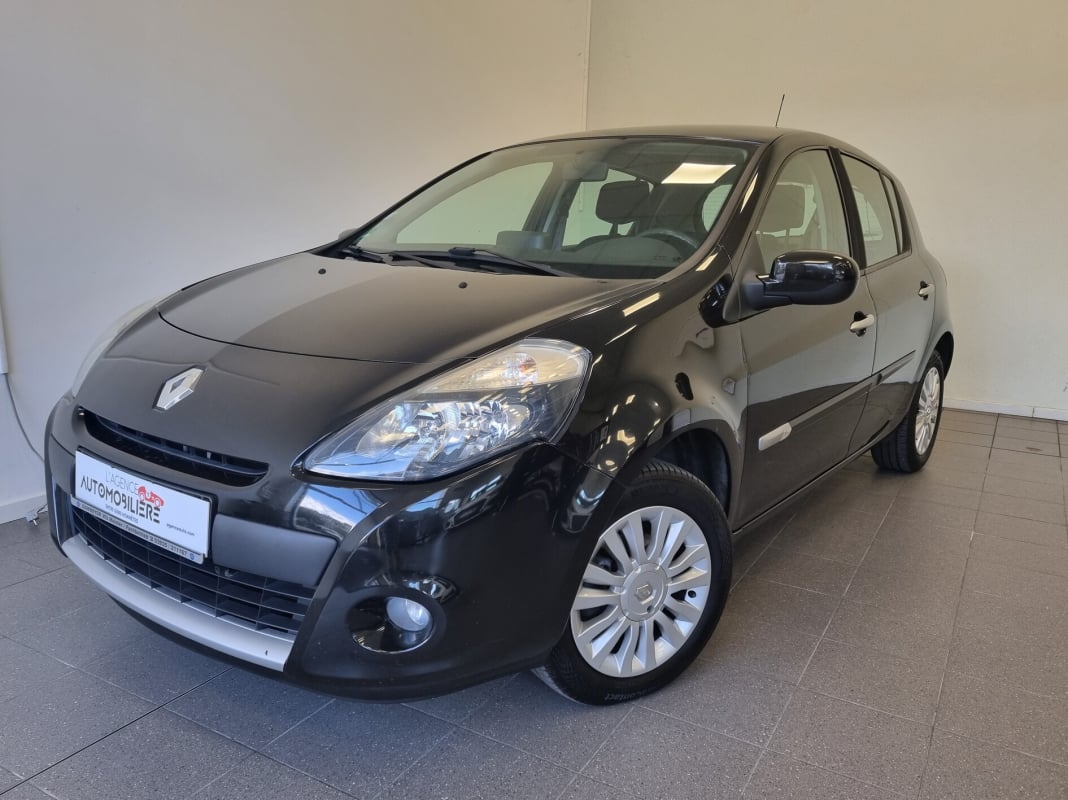 Renault Clio III 1.2 16v 75ch Tom Tom Live 5p — 1