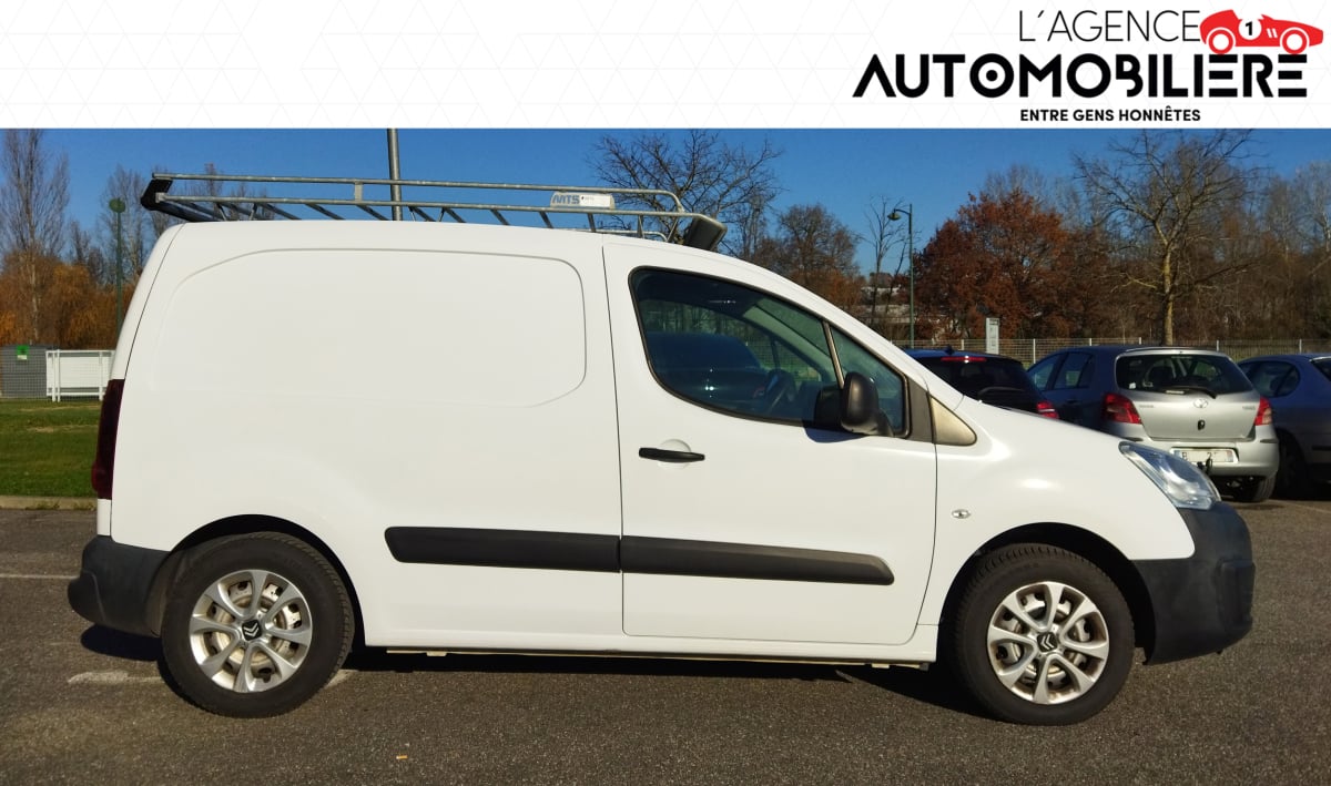 Citroen Berlingo 1.6 BlueHDi 100 BVM5 TVA RECUPERABLE - GALERIE DE TOIT - ATTELAGE — 2