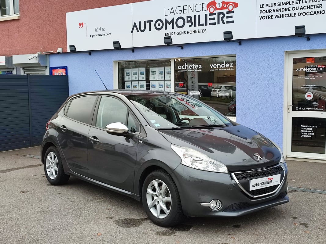 Peugeot 208 1.2 VTI 82 STYLE 1ère main — 1