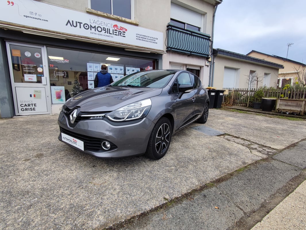 Renault Clio IV Limited 5 Portes 0.9 TCe eco2 90 cv attelage — 1