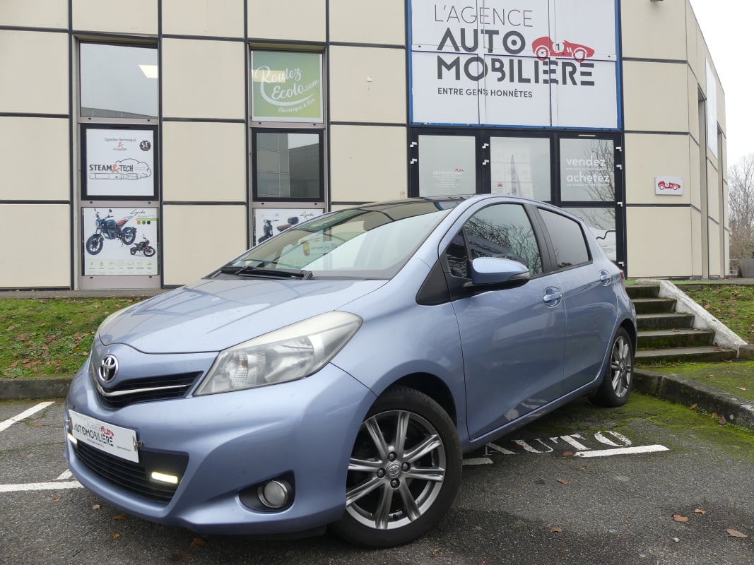 Toyota Yaris 100 VVT-i Style Toit Pano Garantie — 1