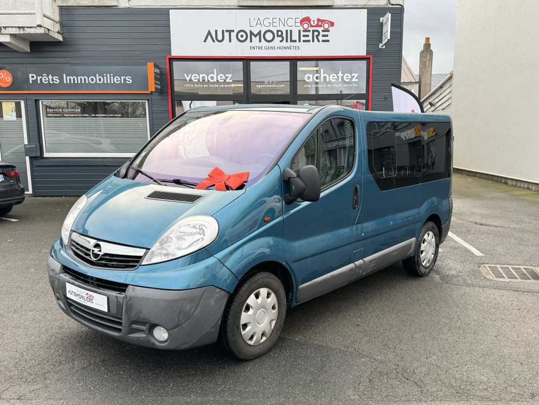 Opel Vivaro Combi 8 Places 2.0 CDTI 115 cv BVA6 — 1