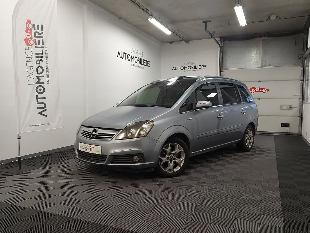 Opel Zafira II 1.9 CDTI 150 FAP COSMO + 7 PLACES — 1