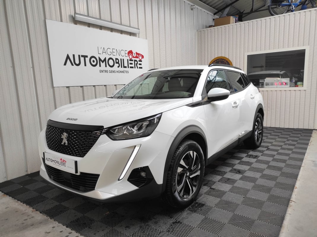 Peugeot 2008 1.2 puretech 130 ch Allure — 1