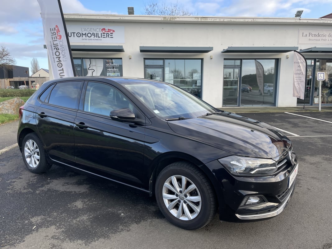 Volkswagen Polo 1.6 TDI 95CH HIGHLINE — 1