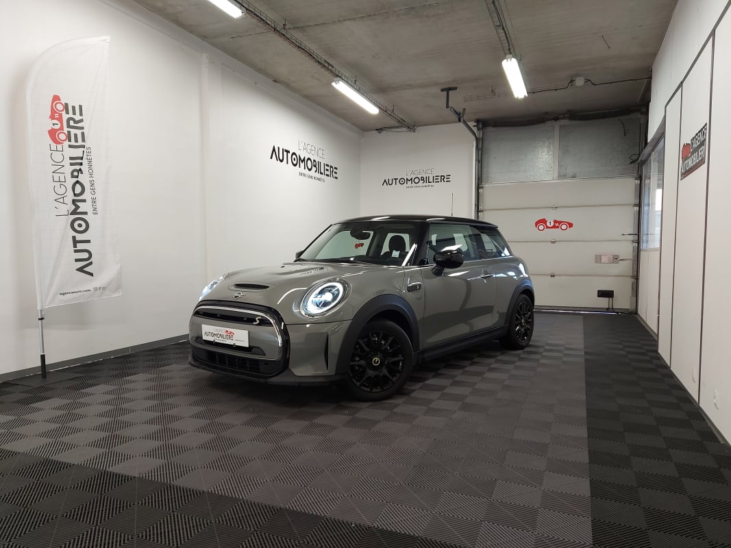 Mini Mini III (2) (F56) COOPER SE 184 — 1