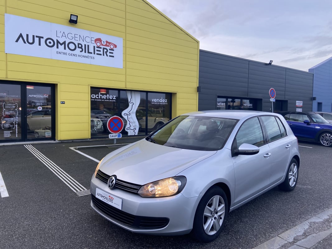Volkswagen Golf Golf Confortline 1L4 TSI 122CV — 1