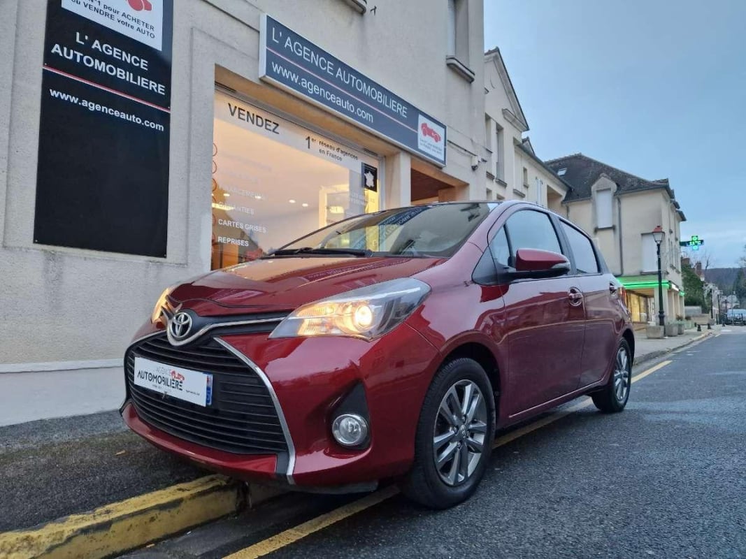Toyota Yaris 1.3 VVTi 100cv Dynamic — 1
