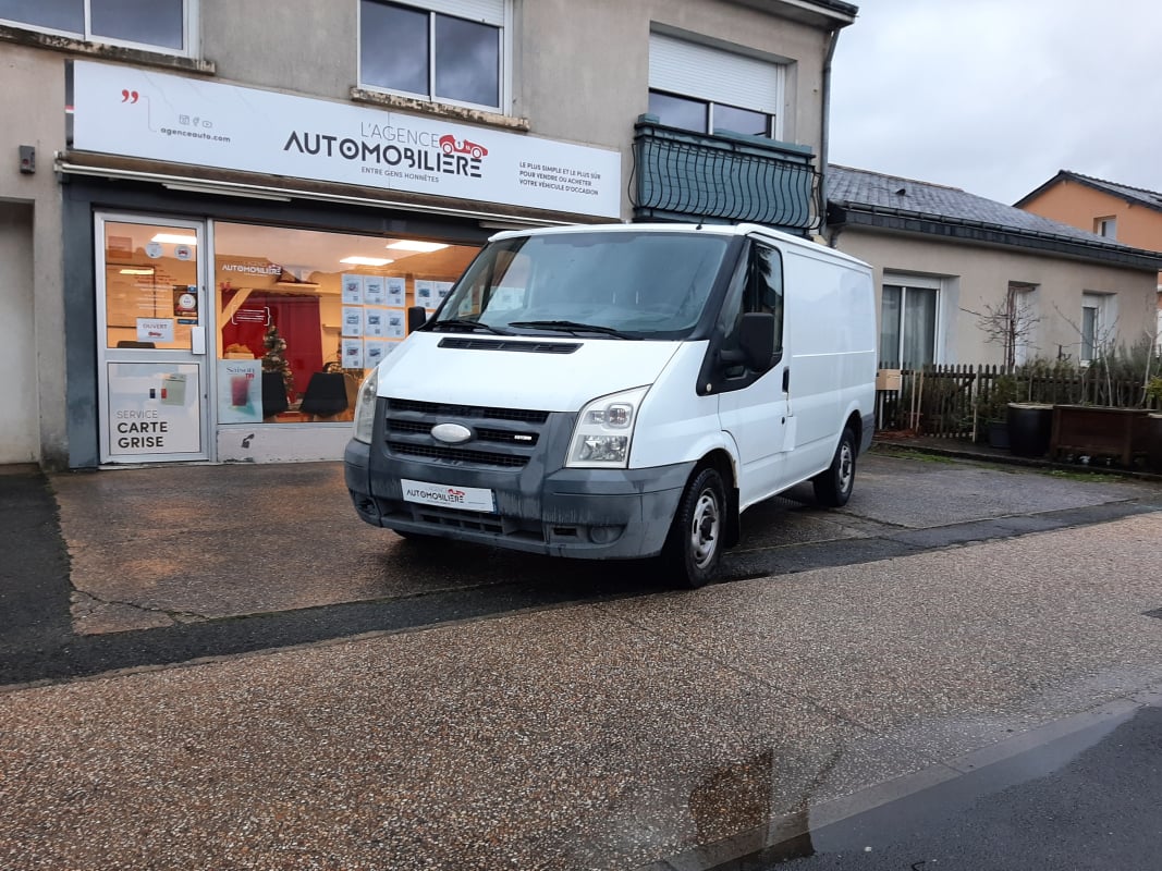 Ford Transit 2.2 TDCI 110 Pack Pro Clim 1ère main 5499€ HT - 6599€ TTC — 1
