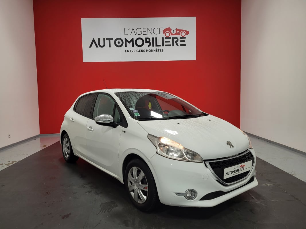 Peugeot 208 PEUGEOT 208 1.2 PURETECH 82 STYLE + DISTRIBUTION OK — 1
