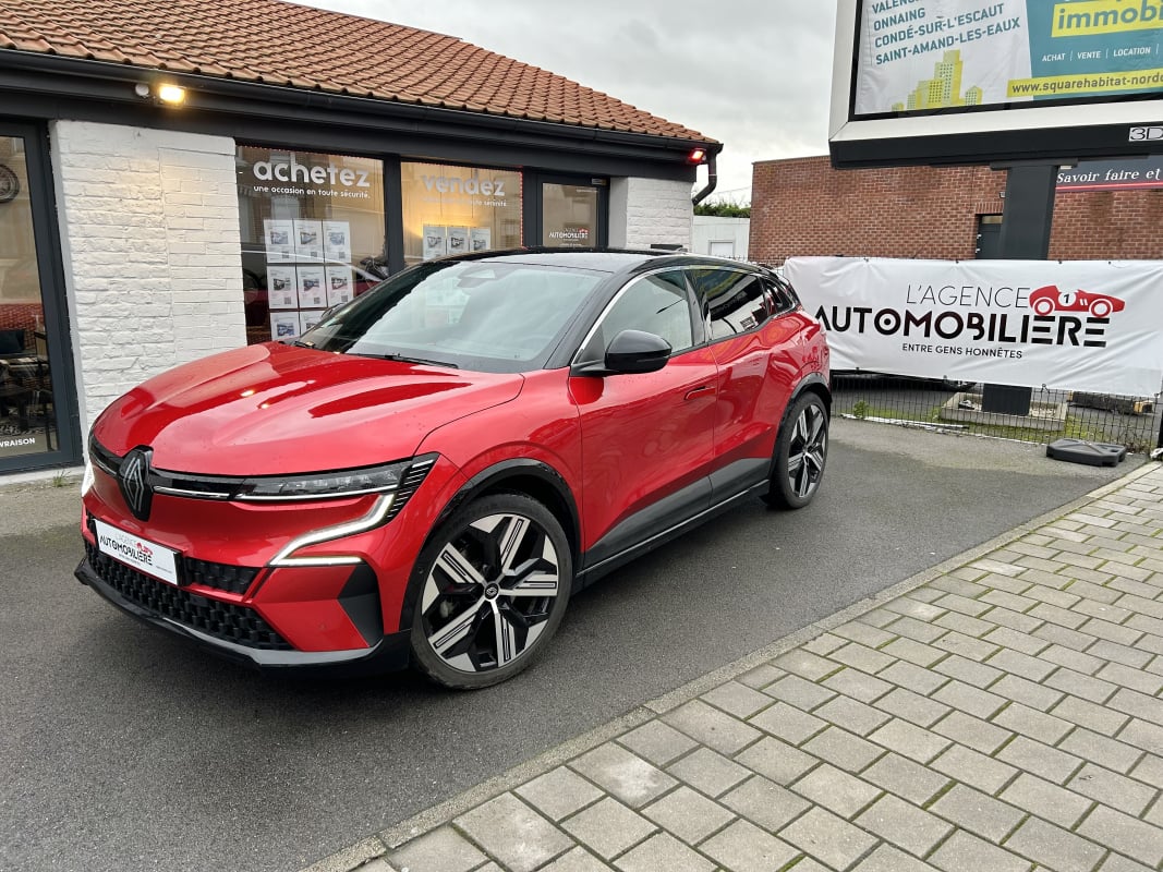 Renault Megane V E-TECH EV60 220 SUPER CHARGE ICONIC — 1