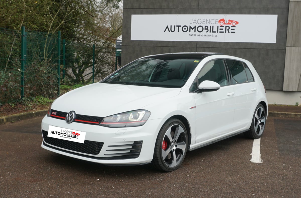 Volkswagen Golf GTI PERFORMANCE 2.0 DSG6 230 ch — 1