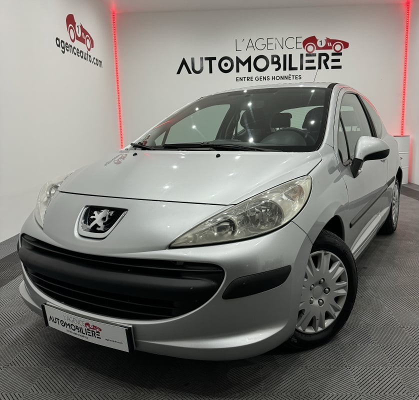 Peugeot 207 207 1.6 HDI 90CV BVM5 CLIM/RADIO CD/ORDINATEUR DE BORD/VITRES ELECTRIQUES — 1