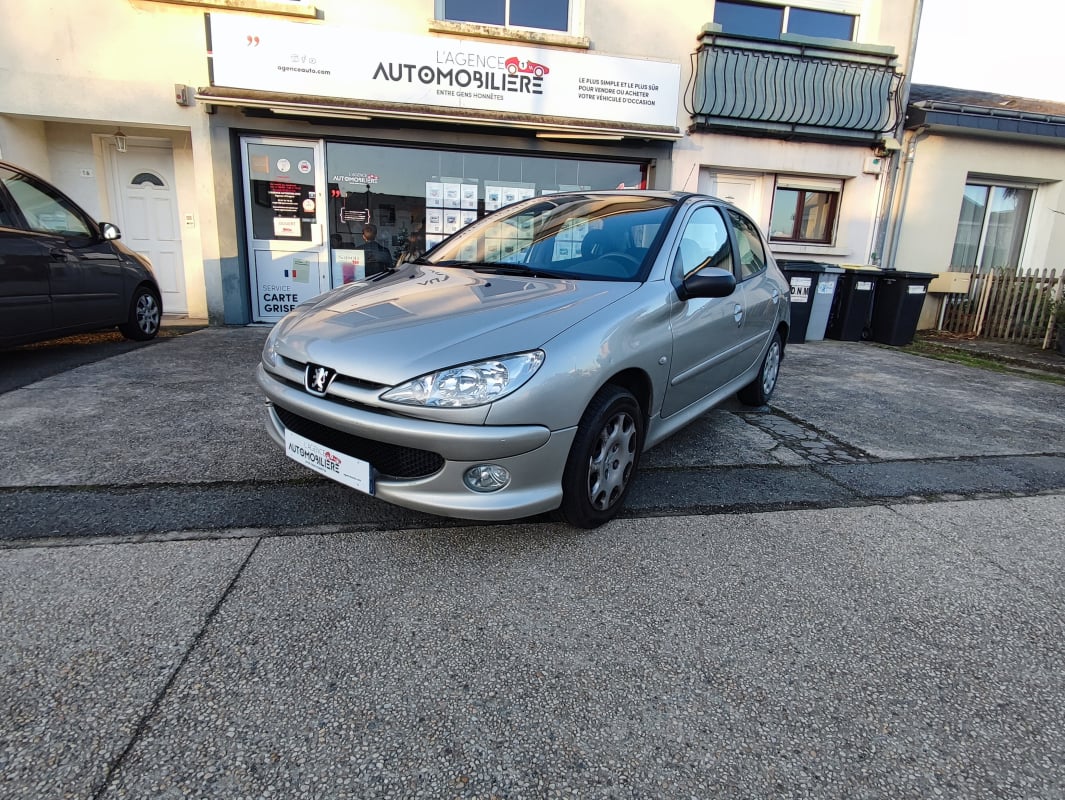 Peugeot 206 1.4 88 CV FAIBLE KILOMETRAGE 2 EME MAIN — 1